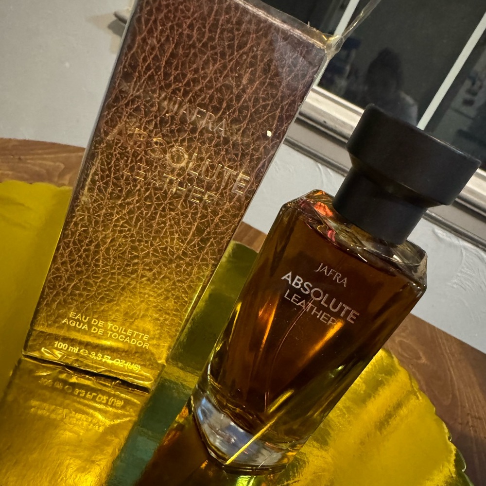JAFRA Absolute Leather Eau de Toilette in Rich Brown